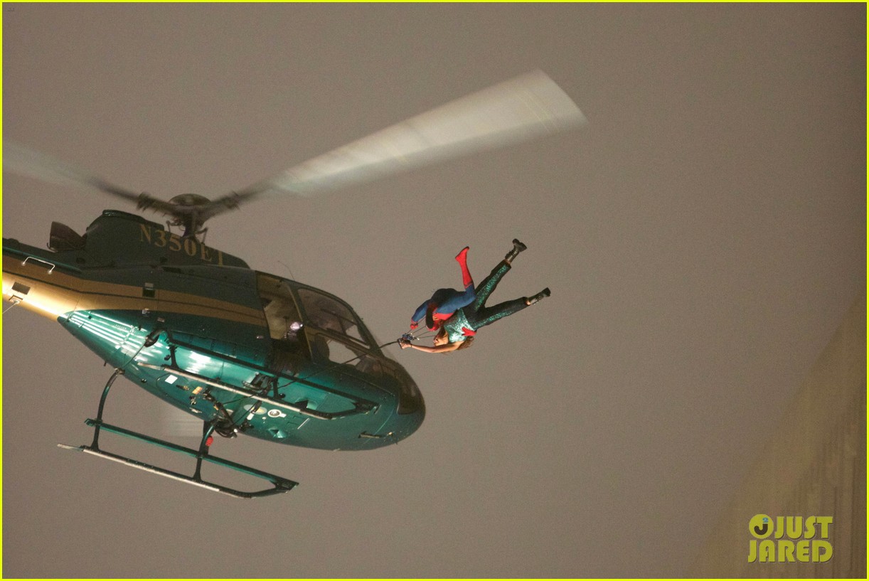 'Spider-Man: Homecoming' Stunt Doubles Film Amazing Helicopter Scene!