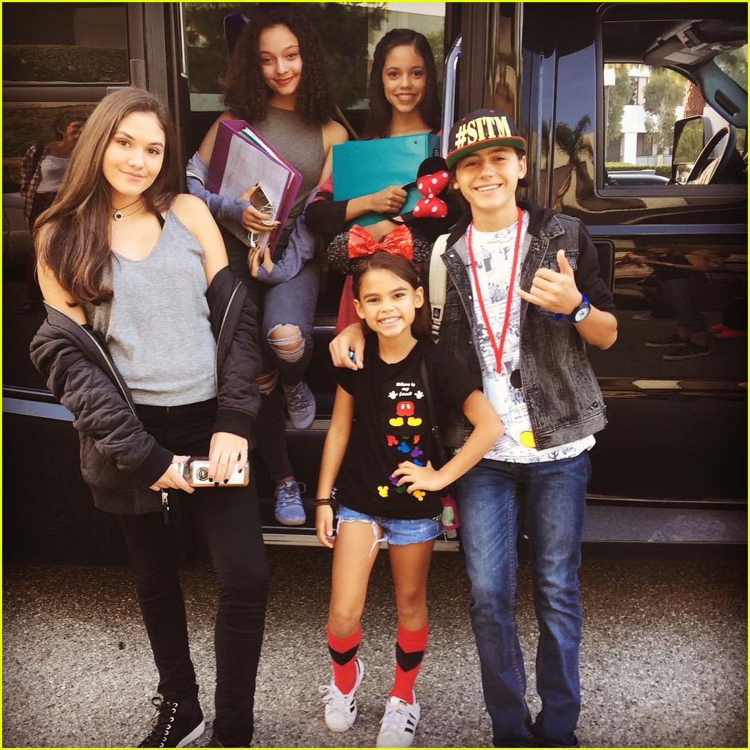 Jenna Ortega & 'Stuck In The Middle' Cast Hit Disneyland!