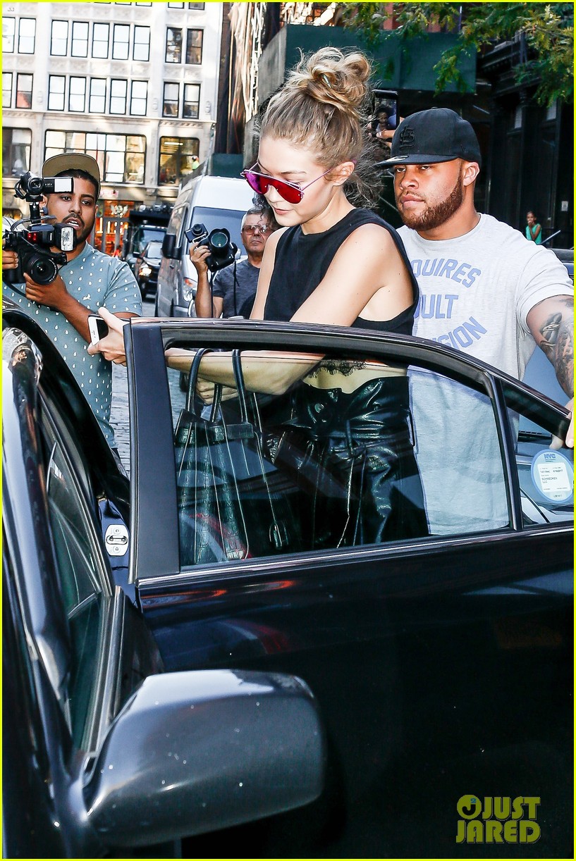 Gigi Hadid & Zayn Malik Hang Out at Taylor Swift's Place!