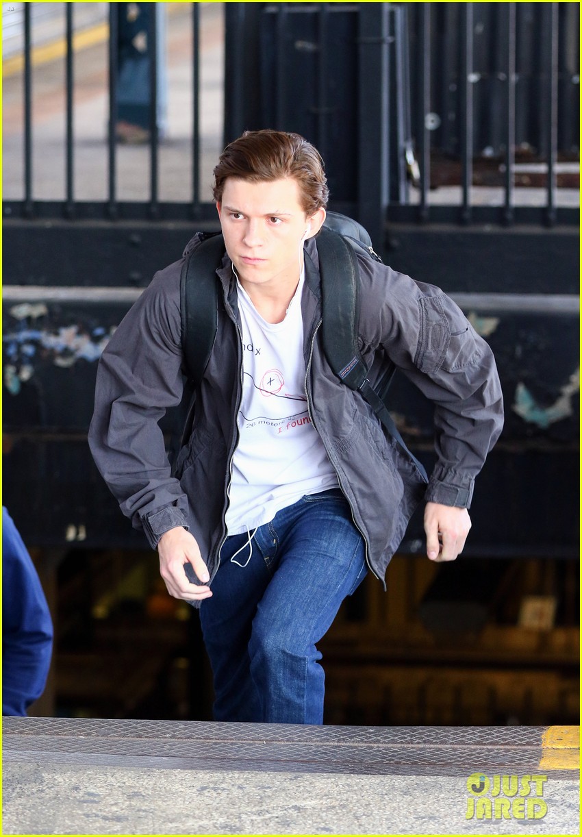 Tom Holland Wears 'Hello Kitty' PJs for 'Spider-Man: Homecoming' Scenes!