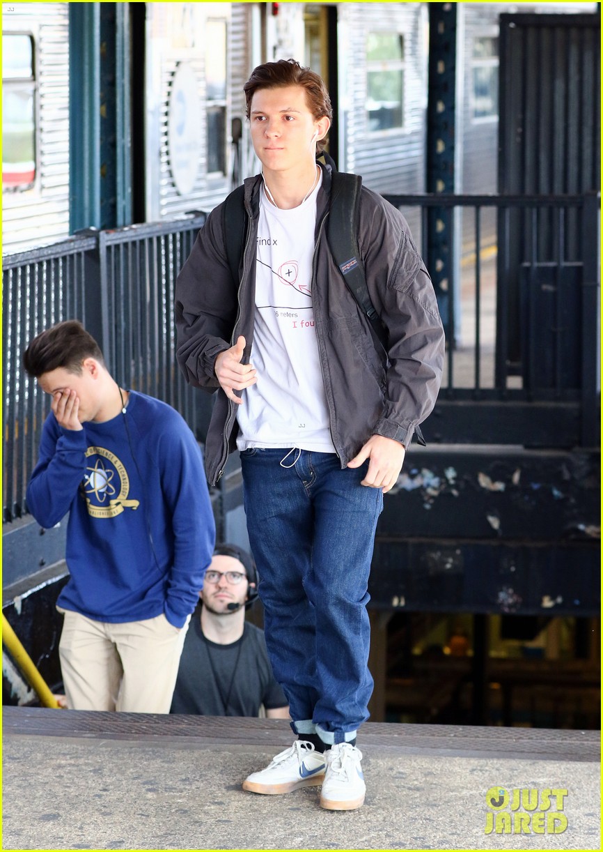 Tom Holland Wears 'Hello Kitty' PJs for 'Spider-Man: Homecoming' Scenes!