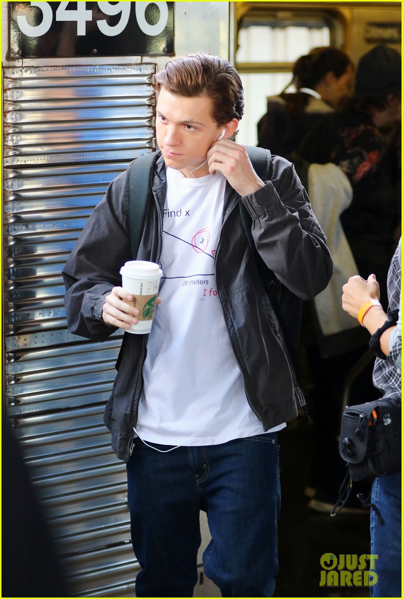 Tom Holland Wears 'Hello Kitty' PJs for 'Spider-Man: Homecoming' Scenes!