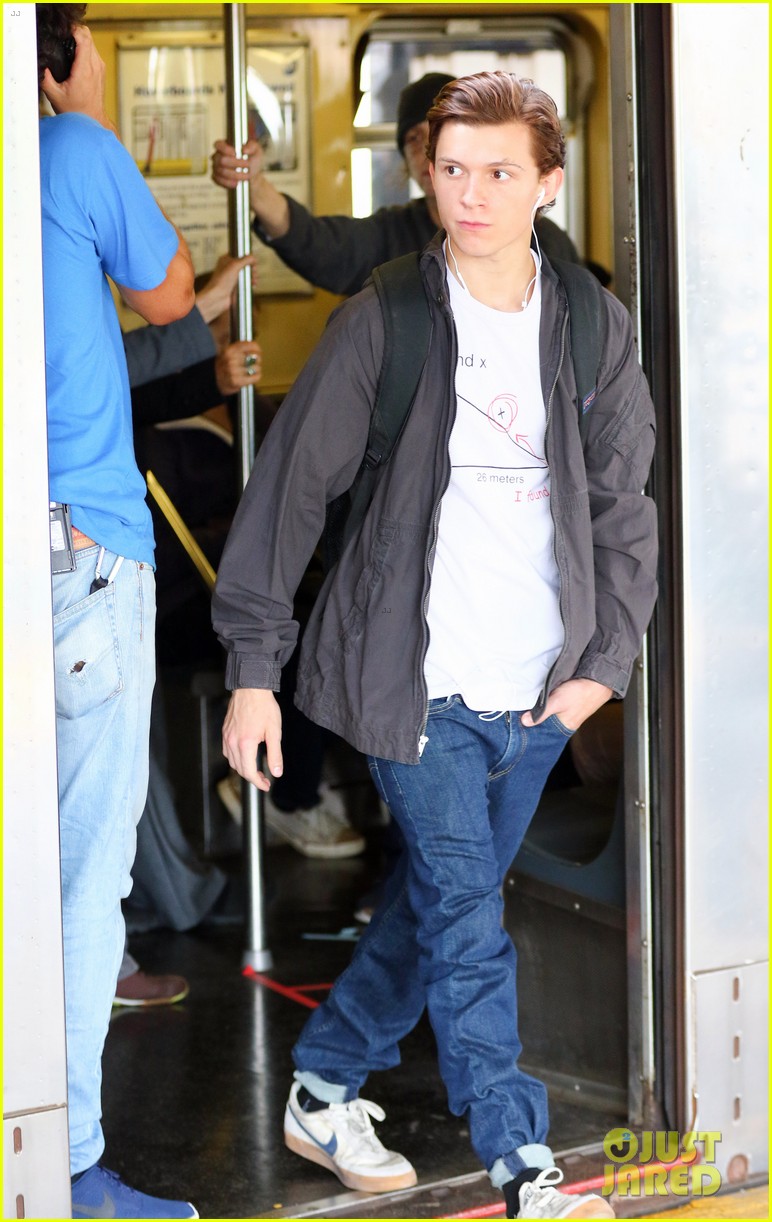 Tom Holland Wears 'Hello Kitty' PJs for 'Spider-Man: Homecoming' Scenes!