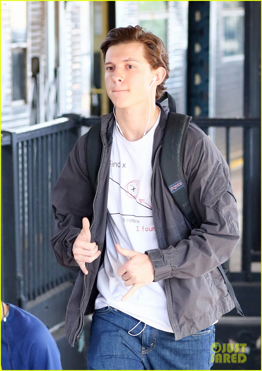 Tom Holland Wears 'Hello Kitty' PJs for 'Spider-Man: Homecoming' Scenes!