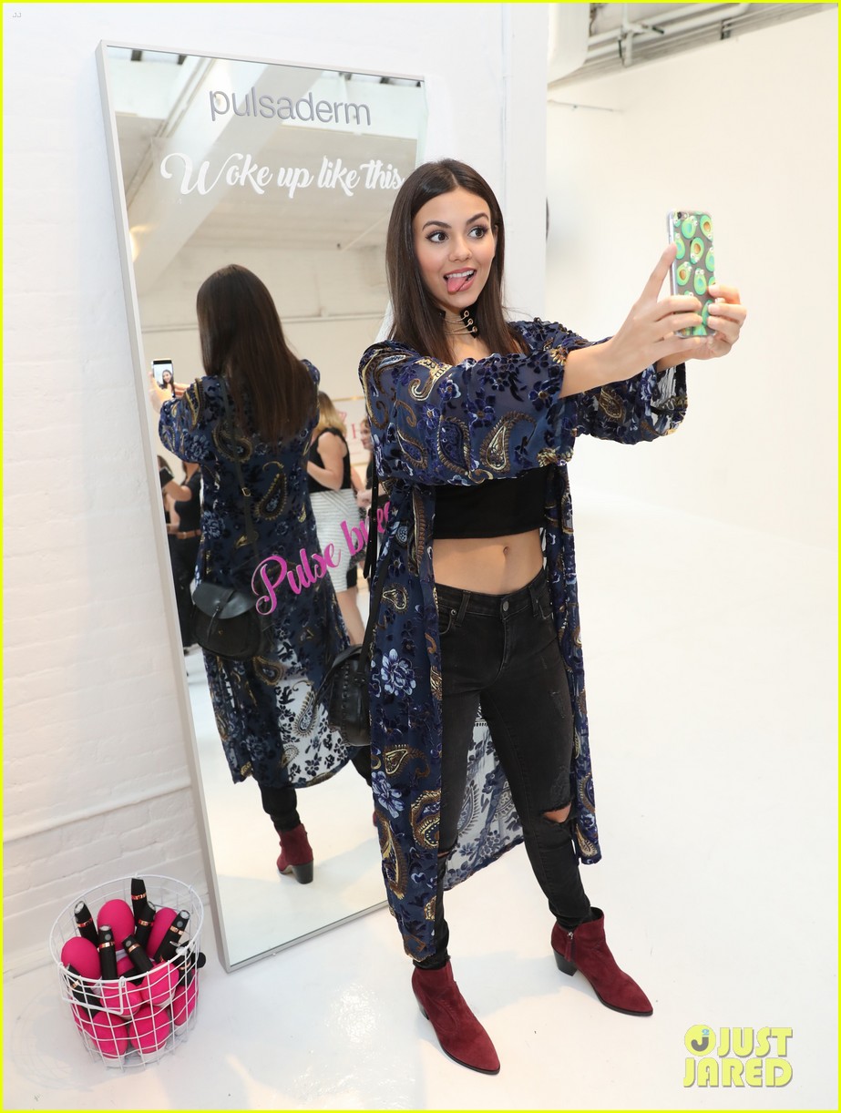 Victoria Justice & Peyton List Step Out For Refinery29's '29Rooms' NYFW Event