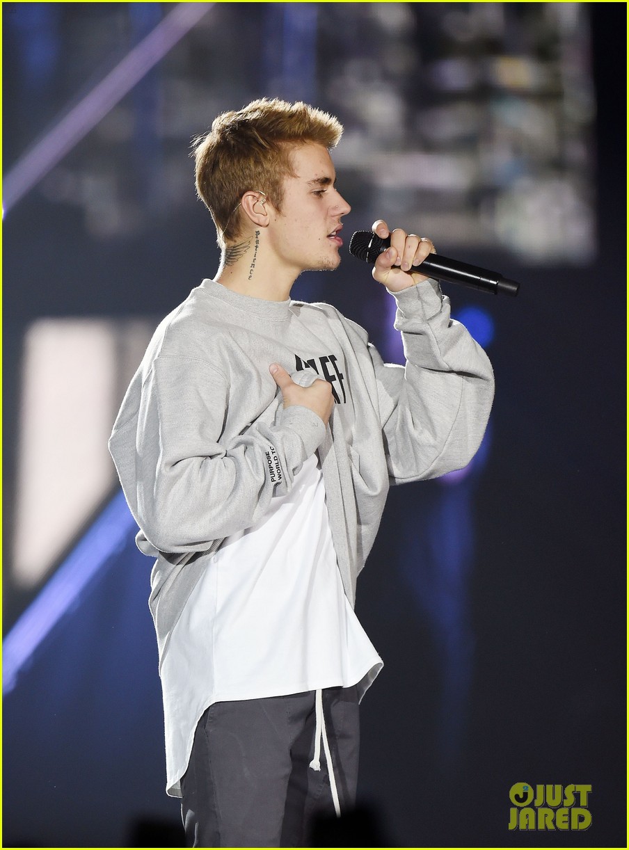 Justin Bieber Tells Fans To Stop Screaming Again at Second Concert in England