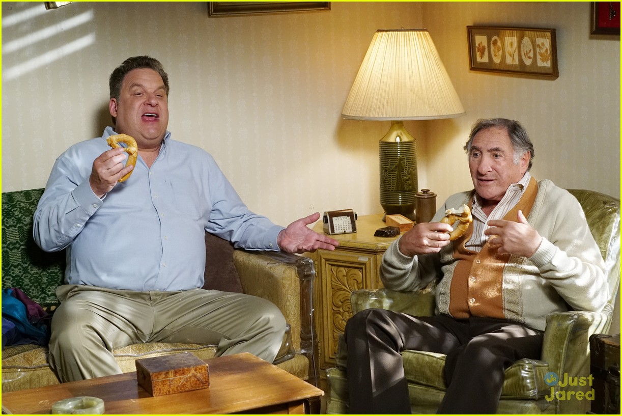 Adam Joins A Lunchtime Computer Club on 'The Goldbergs'