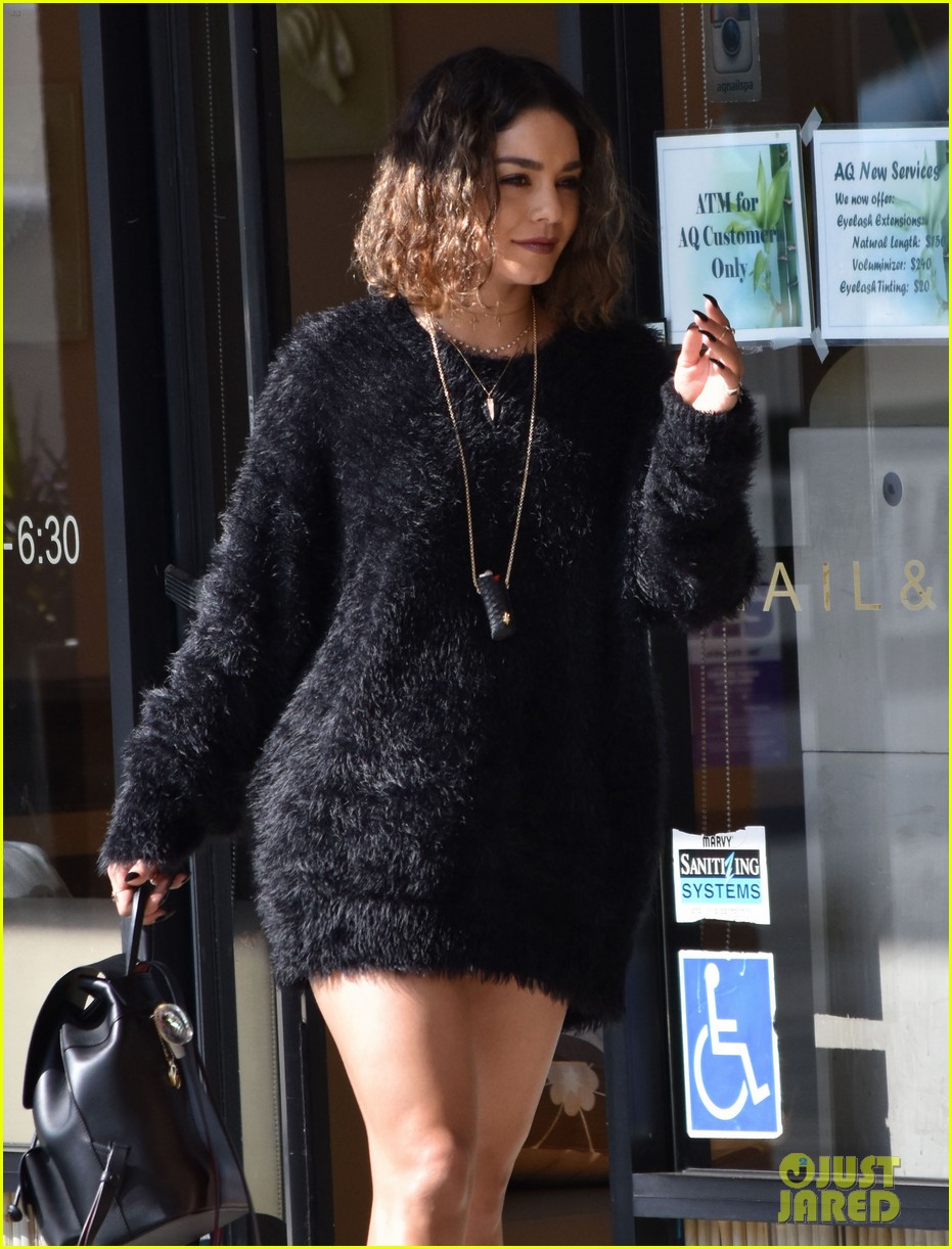 Vanessa Hudgens Starts Her Week at the Nail Salon!
