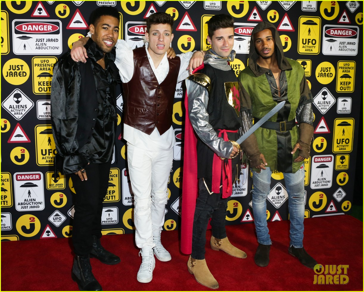 Ross Lynch Joins R5 & Girlfriend Courtney Eaton at Just Jared's Halloween Party