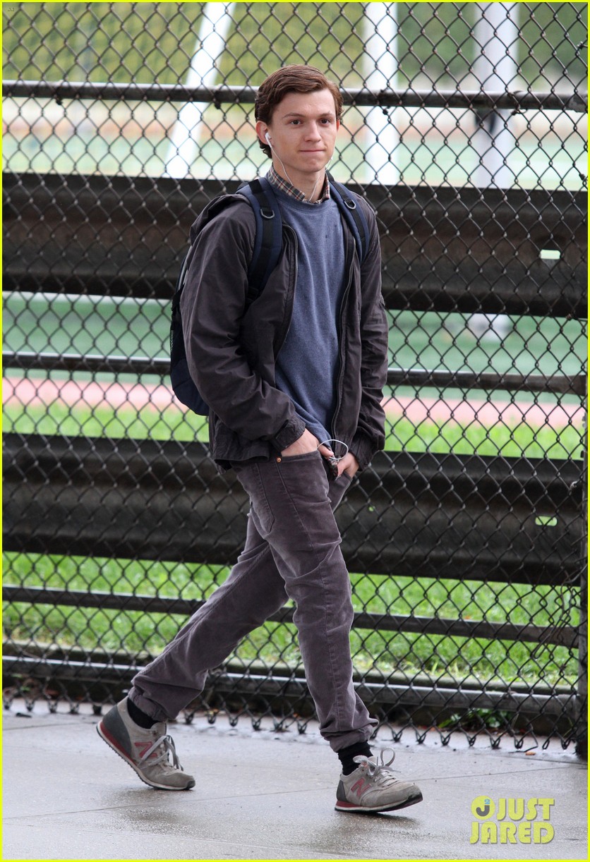 Tom Holland Flips the Cameras on the Paparazzi!