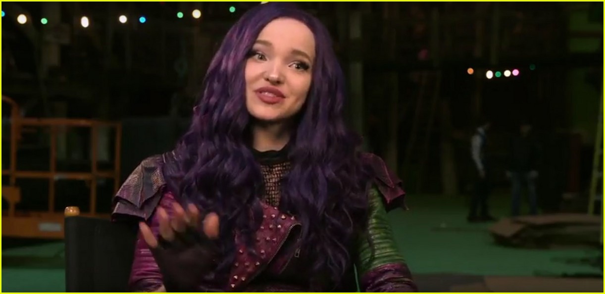 VIDEO: Thomas Doherty's Harry Hook Debuts In 'Descendants 2' First Look