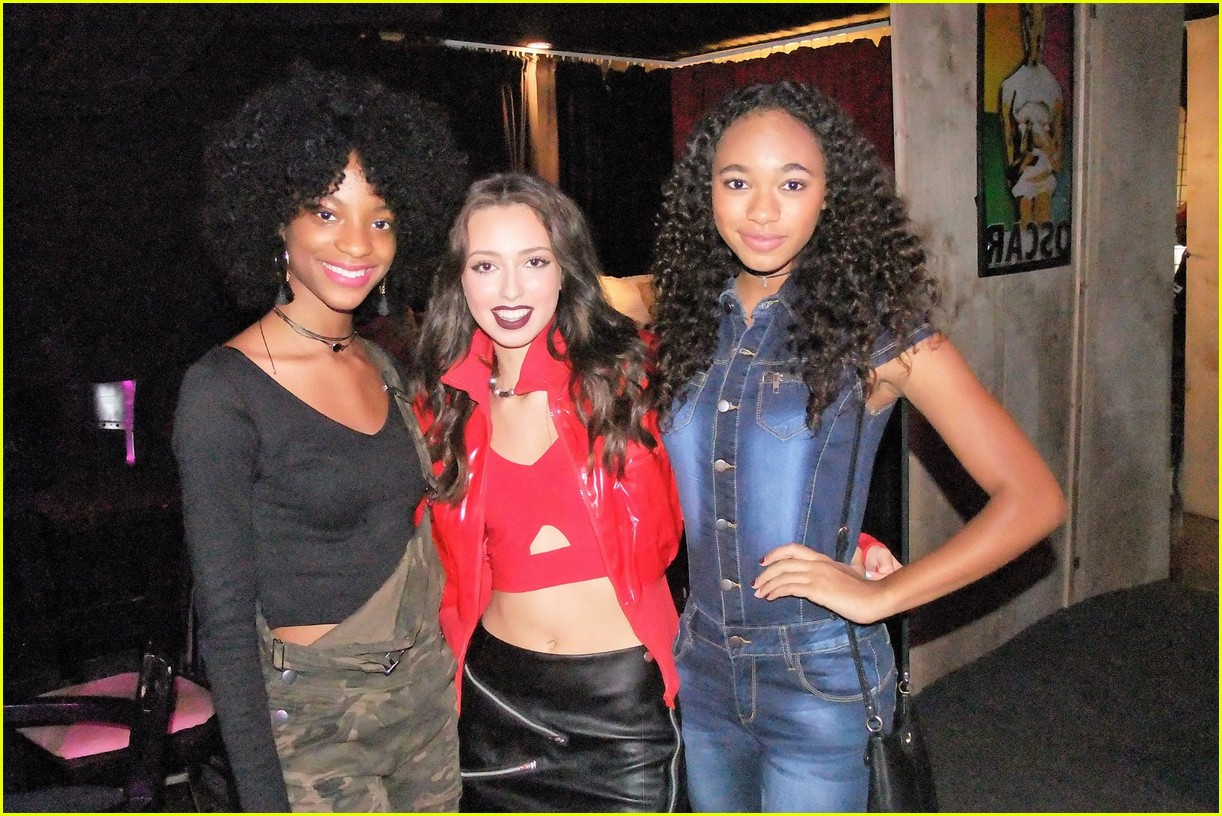 Dante Brown Celebrates 17th Birthday With Chandler Kinney & More!