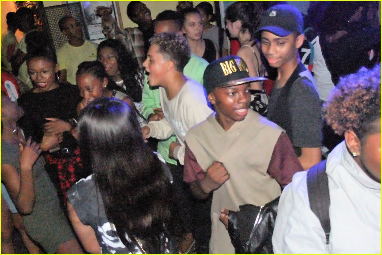 Dante Brown Celebrates 17th Birthday With Chandler Kinney & More!