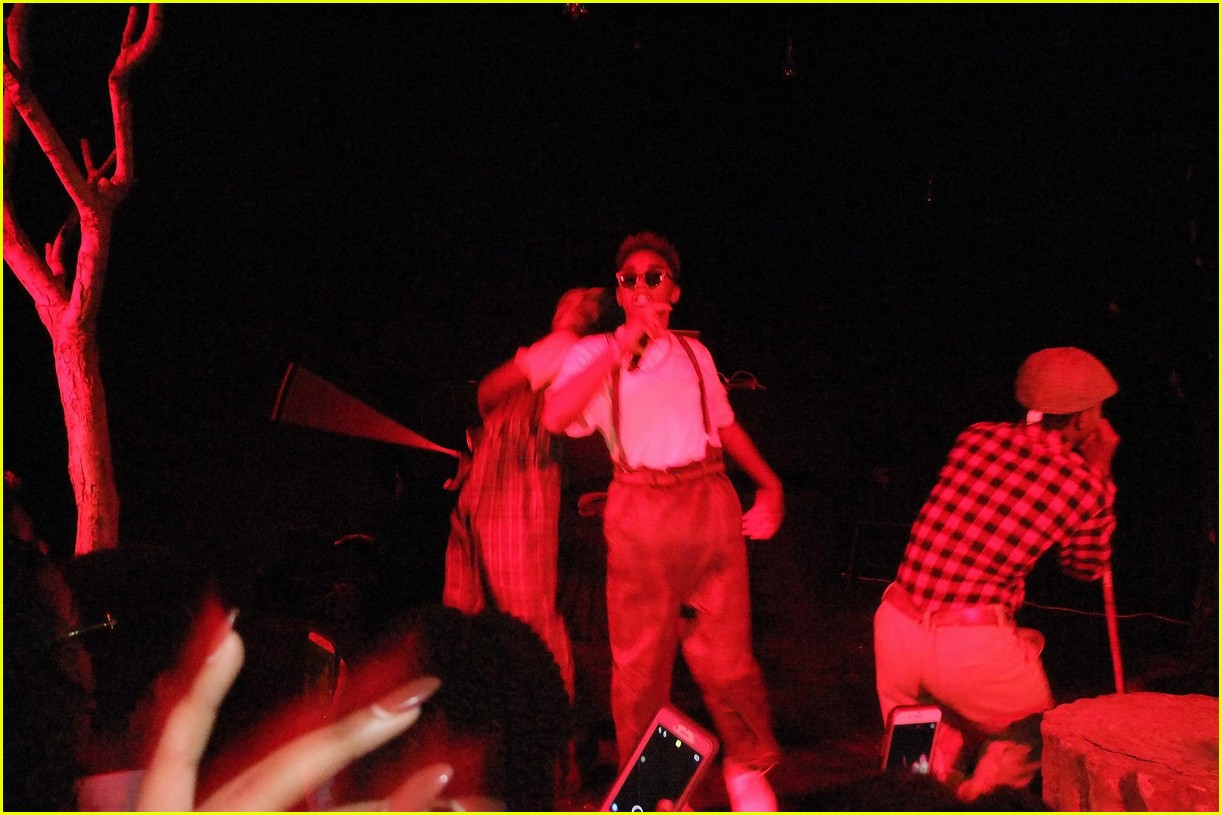 Dante Brown Celebrates 17th Birthday With Chandler Kinney & More!