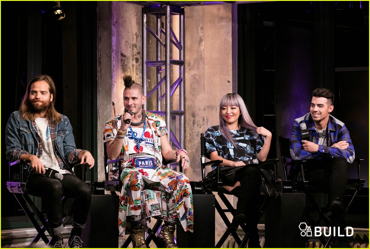 DNCE's JinJoo Lee Was Jealous Joe Jonas Kissed A Model In 'Toothbrush' Video