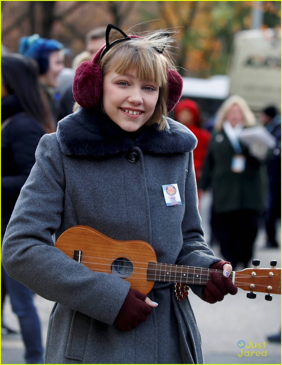 Grace VanderWaal Performs in Macy's Parade Five Years After Watching from Crowd!