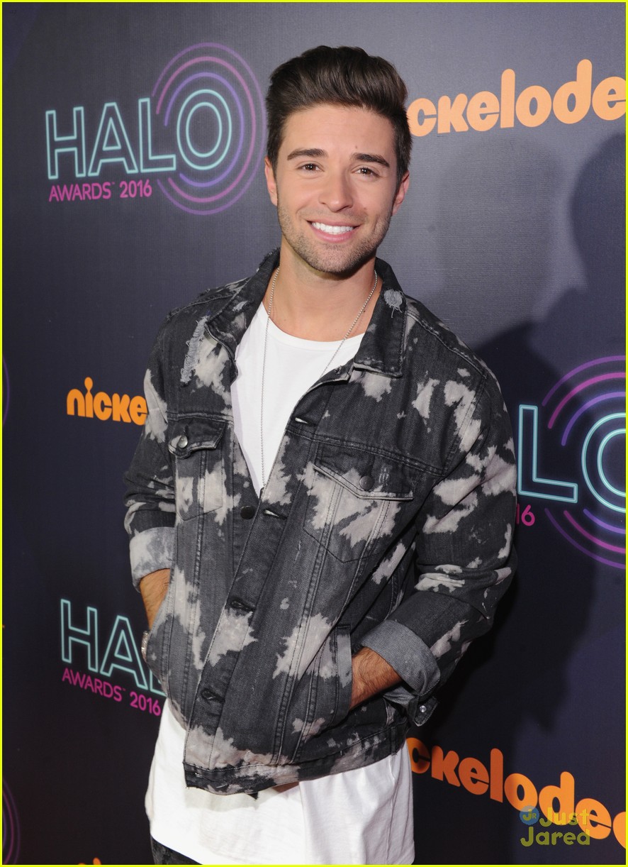 Jake Miller & Jacob Whitesides Hit HALO Awards Red Carpet After Hanging Out During Rehearsals