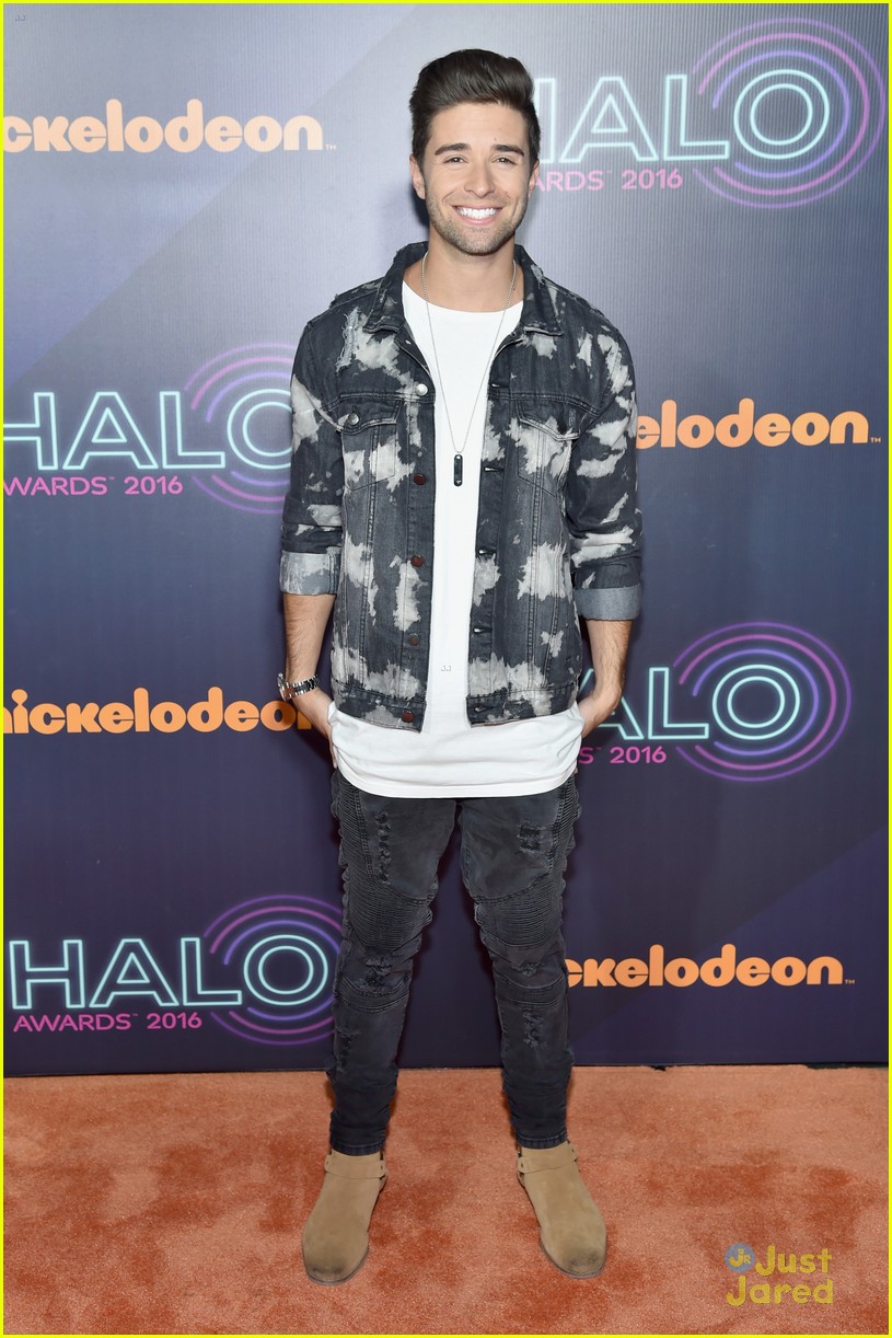 Jake Miller & Jacob Whitesides Hit HALO Awards Red Carpet After Hanging Out During Rehearsals