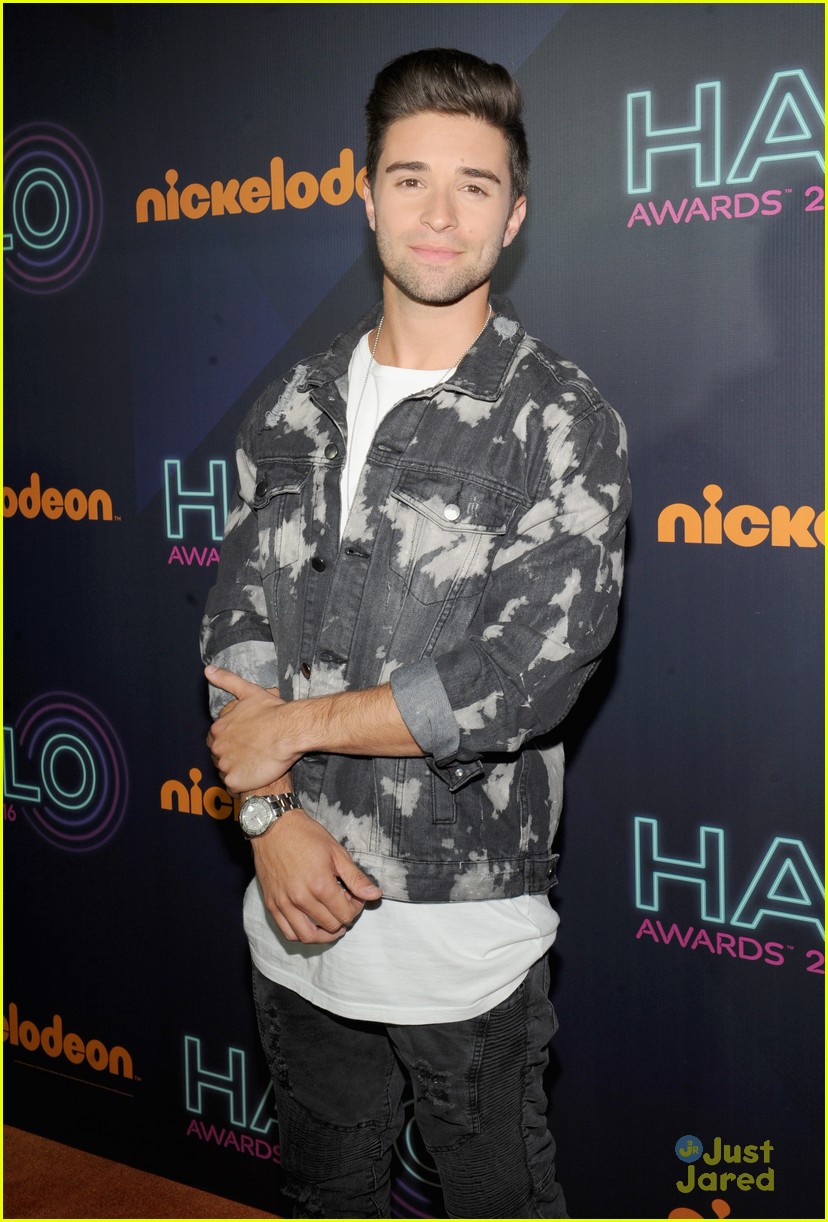 Jake Miller & Jacob Whitesides Hit HALO Awards Red Carpet After Hanging Out During Rehearsals