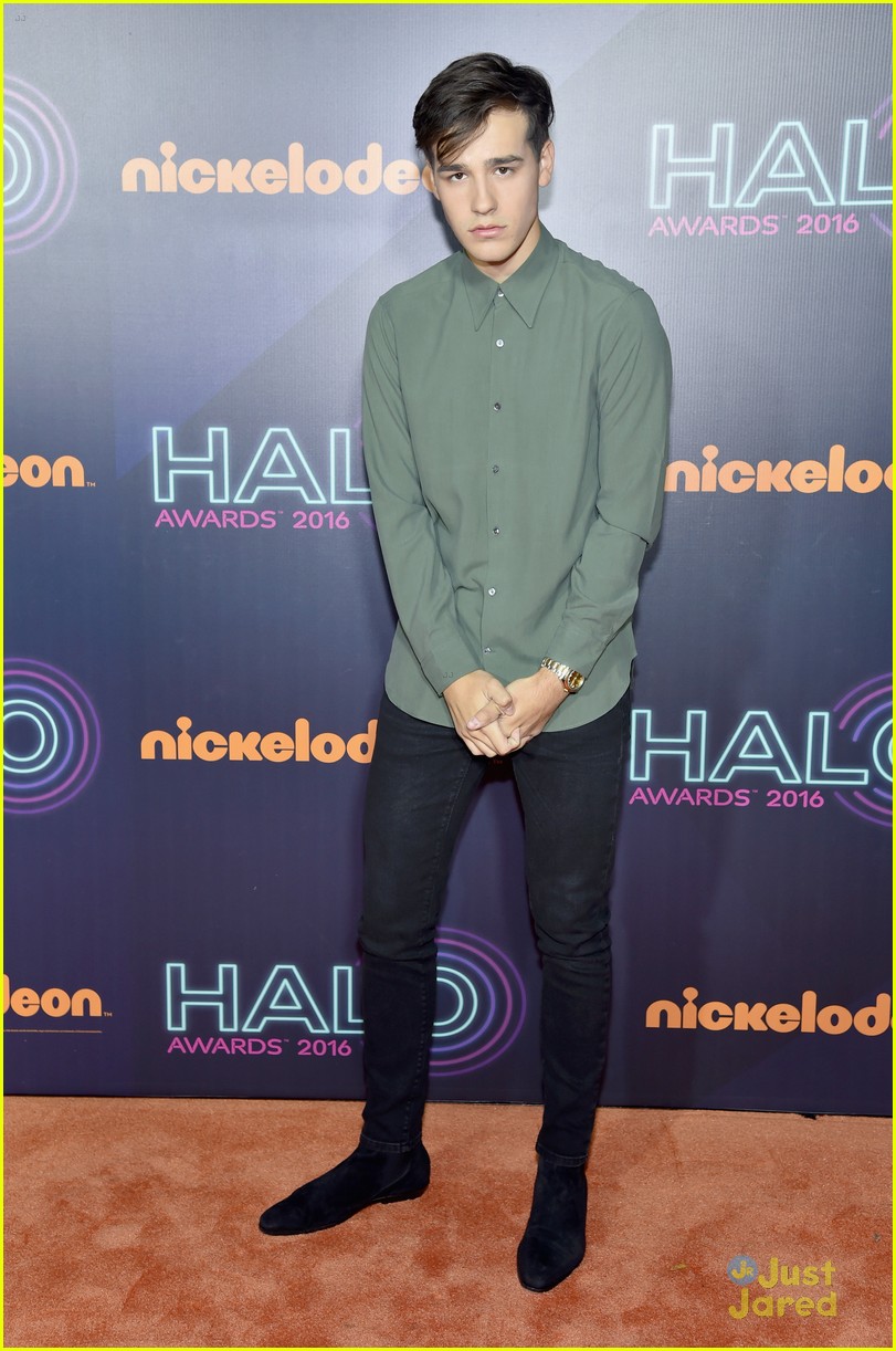 Jake Miller & Jacob Whitesides Hit HALO Awards Red Carpet After Hanging Out During Rehearsals