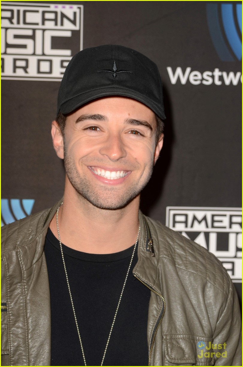 Singer Jake Miller Dishes On Thanksgiving Plans