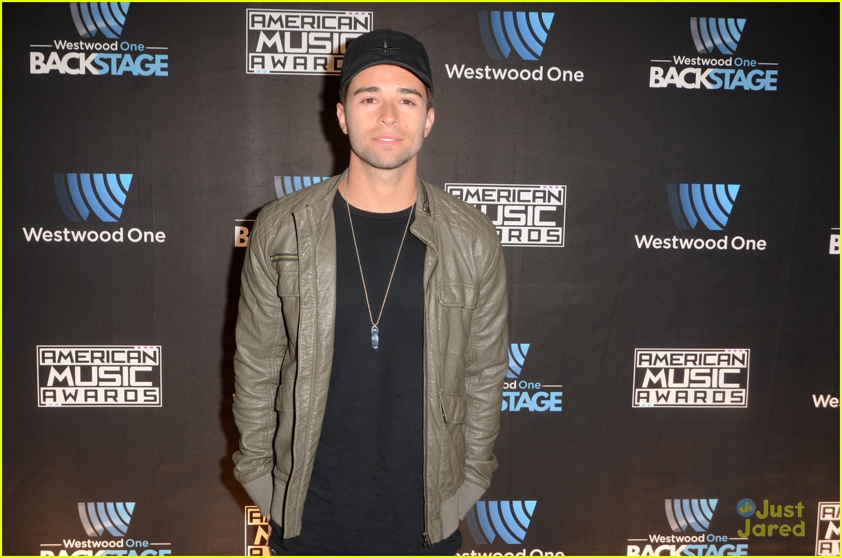 Singer Jake Miller Dishes On Thanksgiving Plans