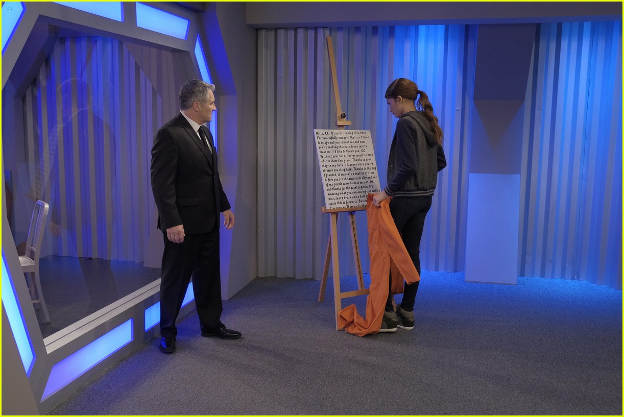 K.C. Lets Zane Escape On Tonight's 'K.C. Undercover'!
