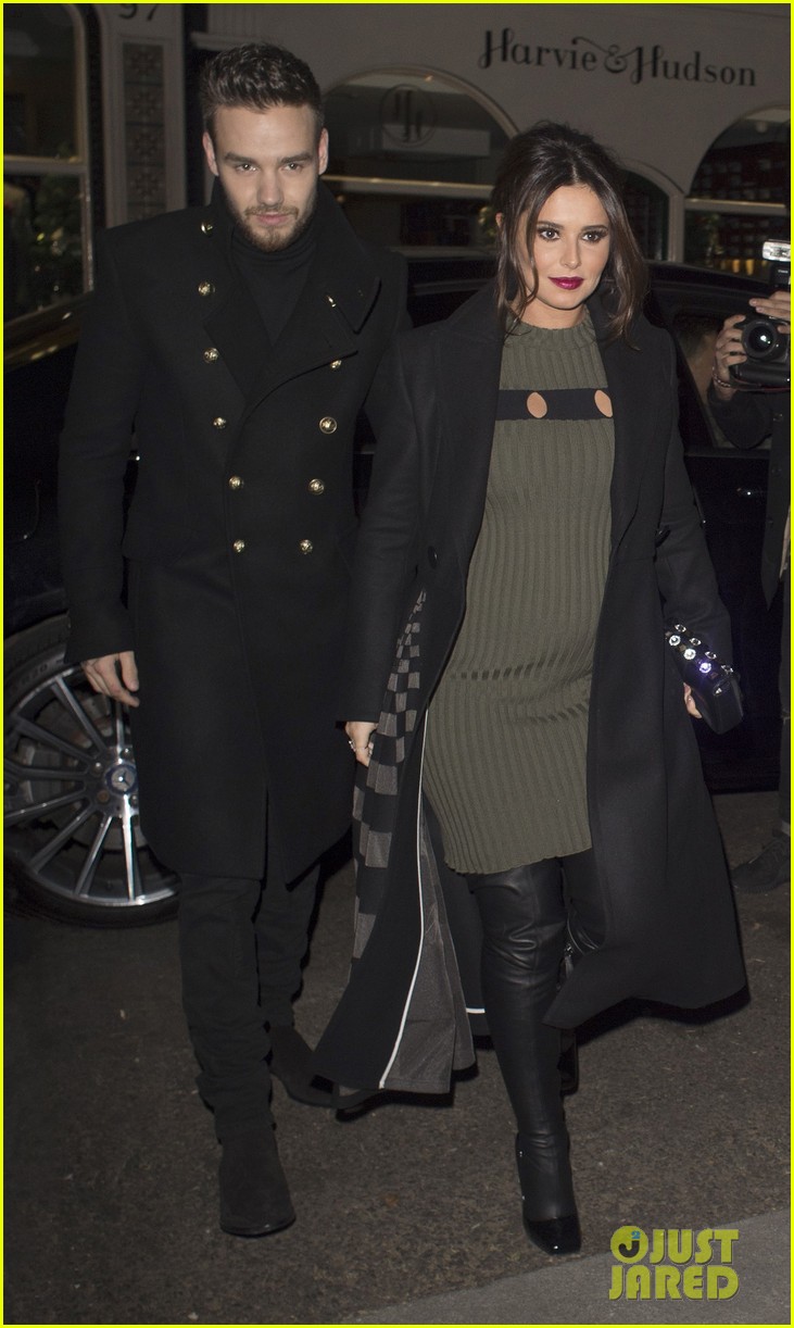 Liam Payne's Pregnant Girlfriend Cheryl Cole Shows Off Baby Bump For First Time!