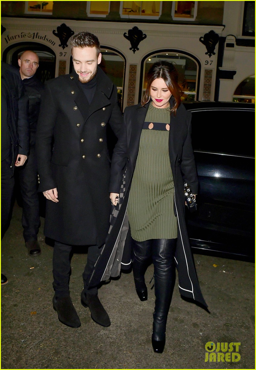 Liam Payne's Pregnant Girlfriend Cheryl Cole Shows Off Baby Bump For First Time!