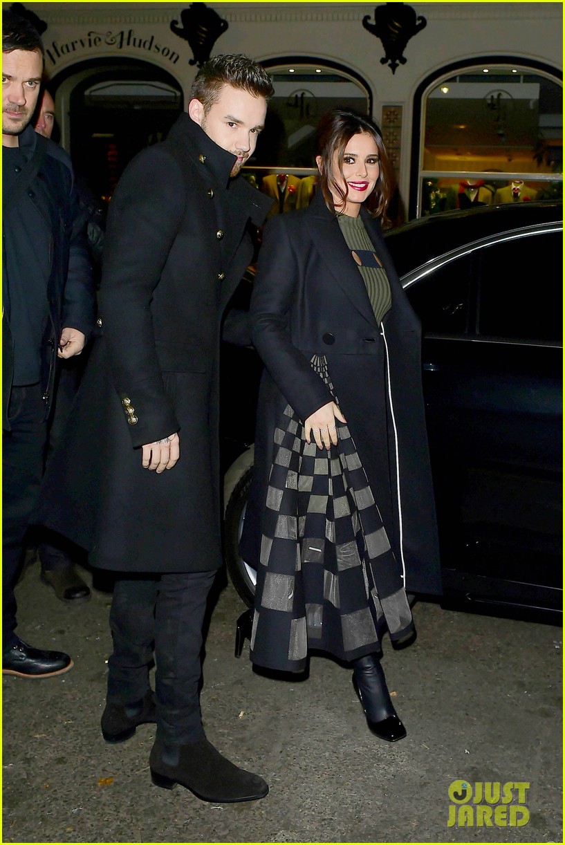 Liam Payne's Pregnant Girlfriend Cheryl Cole Shows Off Baby Bump For First Time!