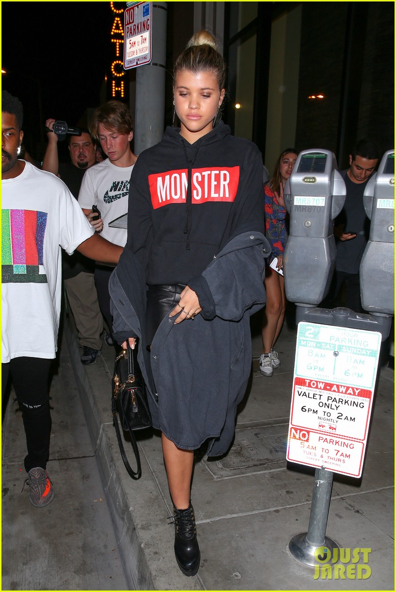 Sofia Richie Grabs Dinner with Dad Lionel in WeHo!