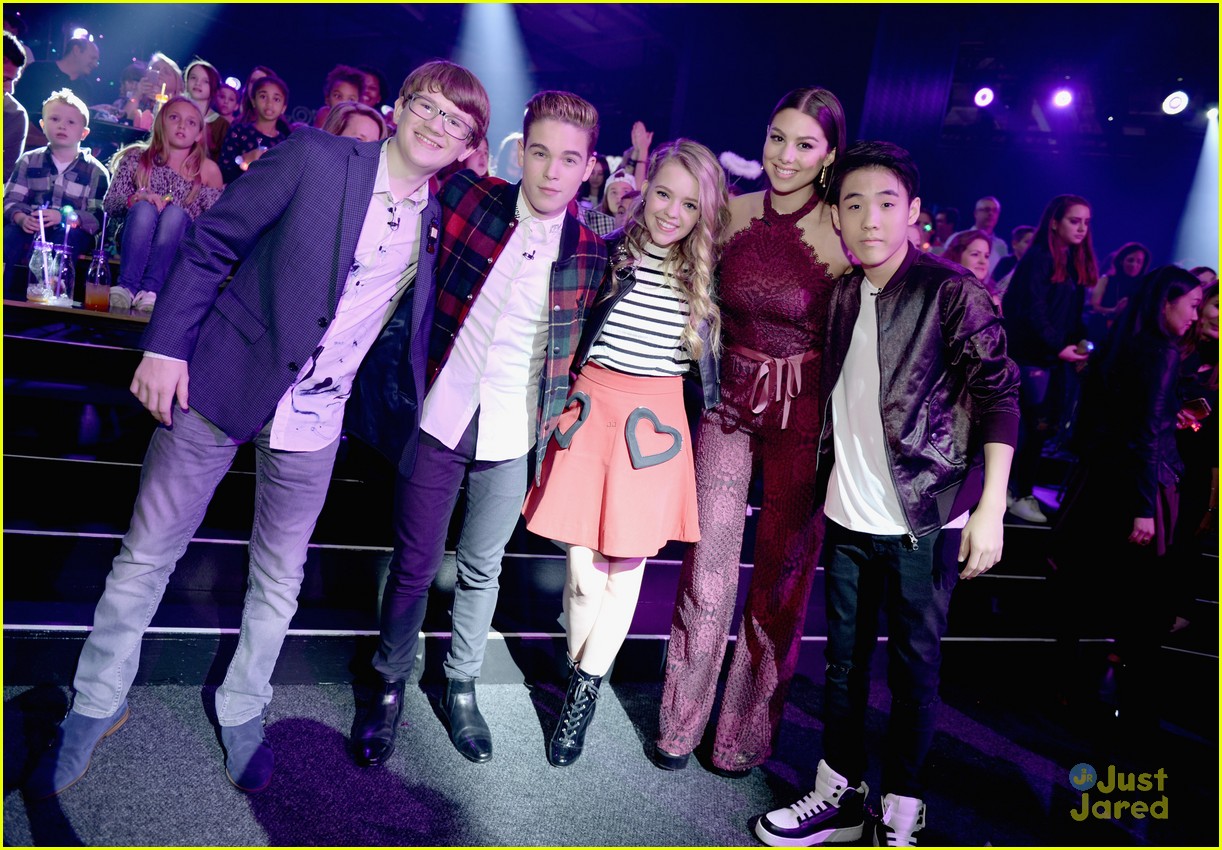 The 'School of Rock' Cast Plays Skeeball at HALO Awards 2016!