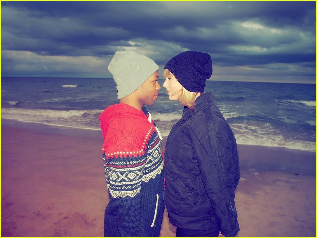 Taylor Swift Had Thanksgiving Dinner With Broadway's Todrick Hall