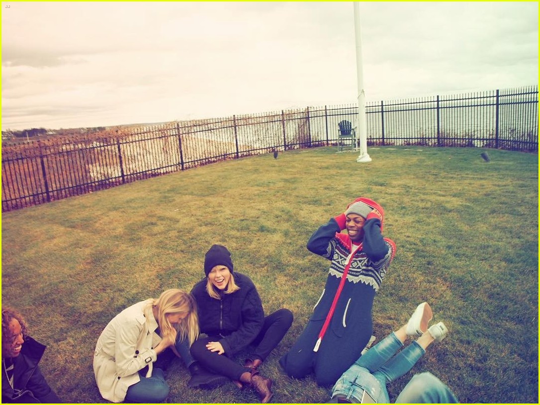 Taylor Swift Had Thanksgiving Dinner With Broadway's Todrick Hall