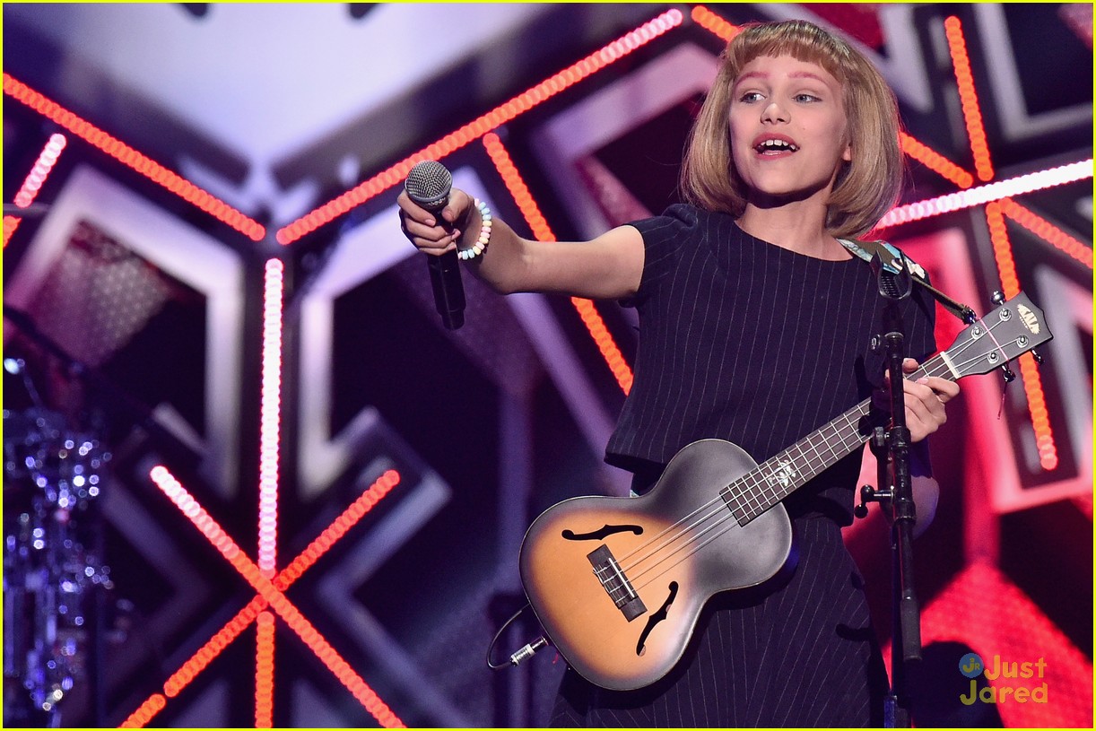 AGT Winner Grace VanderWaal Has 'Freak Out' Moment at Z100's Jingle Ball 2016!