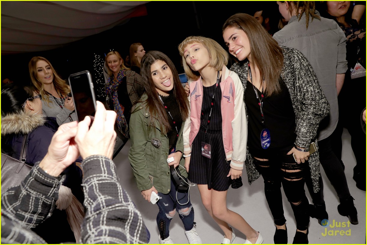 AGT Winner Grace VanderWaal Has 'Freak Out' Moment at Z100's Jingle Ball 2016!