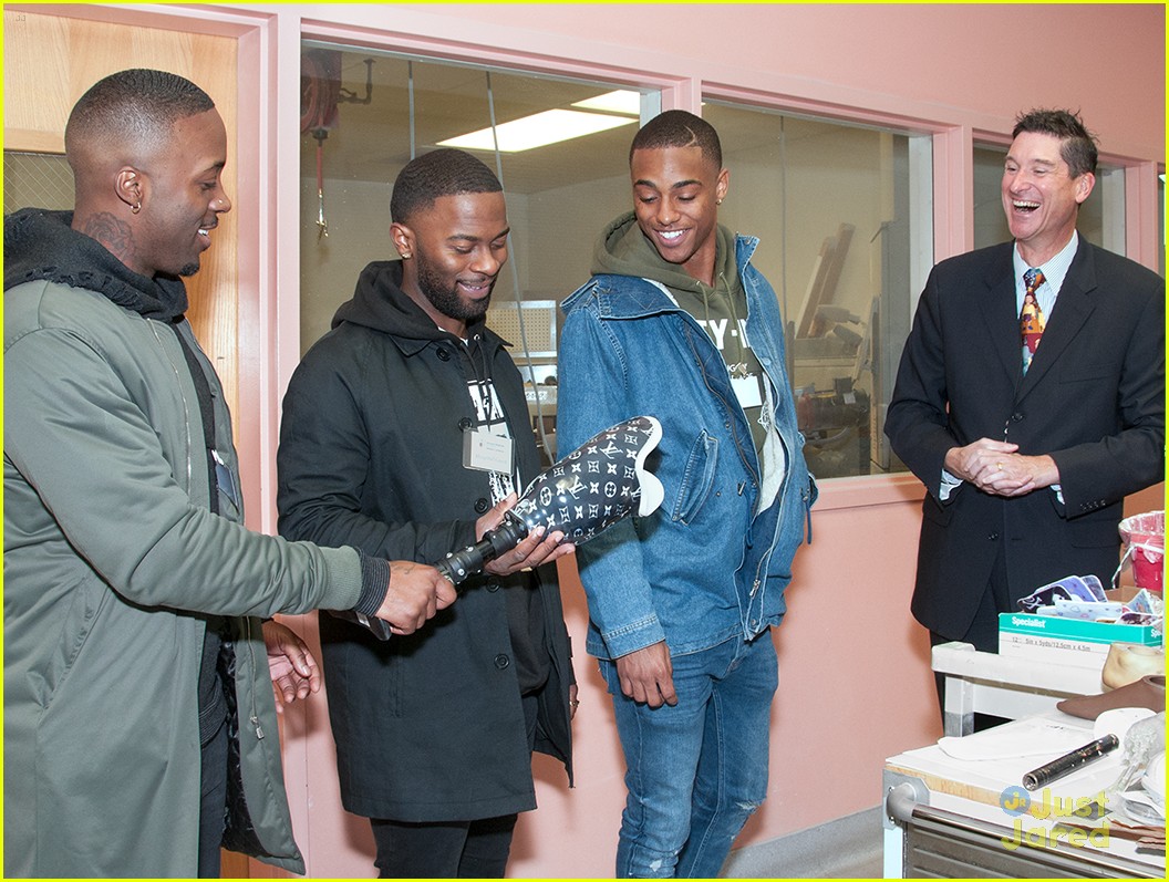 'Famous In Love' Star Keith Powers Gives Back Over Thanksgiving Holiday