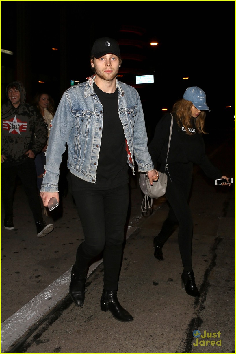 Luke Hemmings & Girlfriend Arzaylea Hold Hands For Catch LA Date Night!