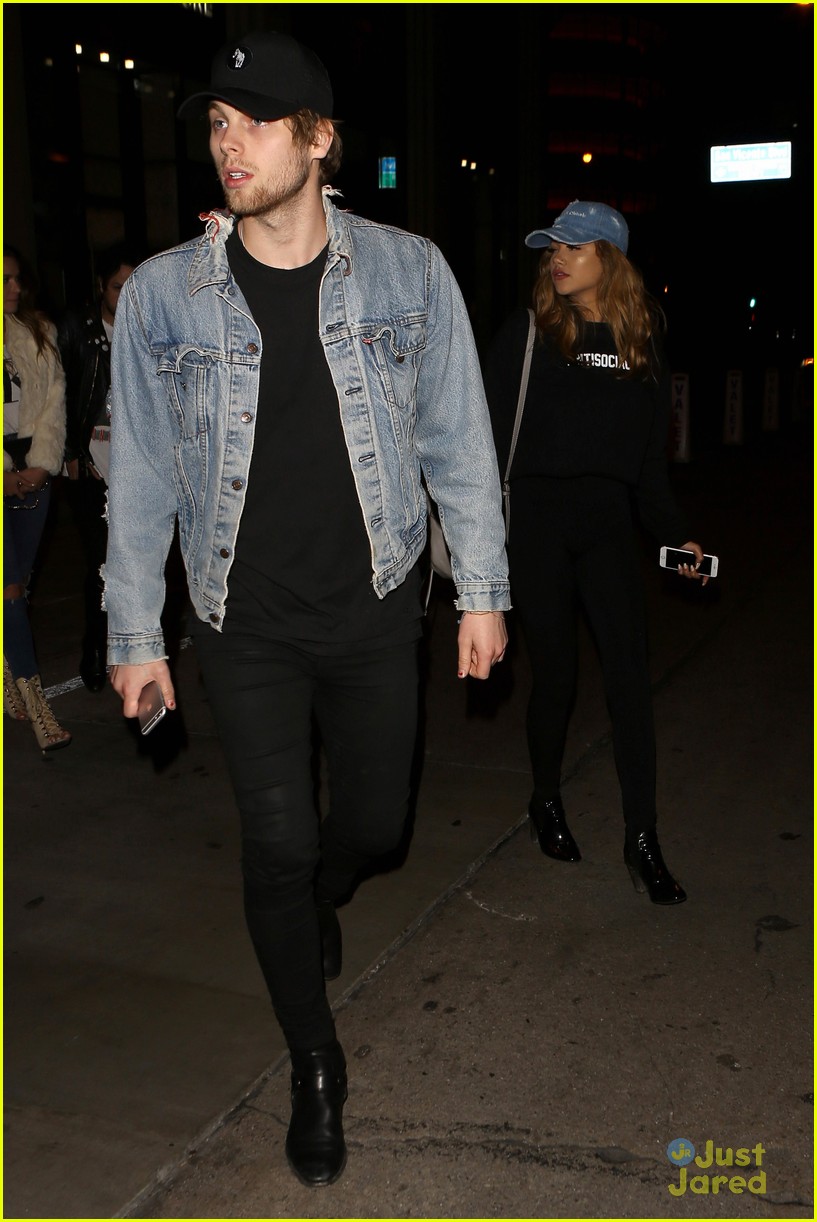 Luke Hemmings & Girlfriend Arzaylea Hold Hands For Catch LA Date Night!