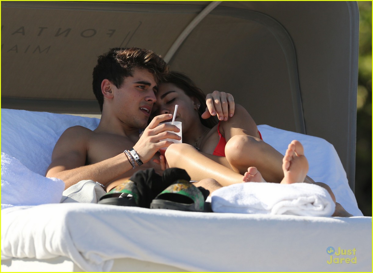 Jack Gilinsky & Madison Beer Get Cozy on Beach in Miami
