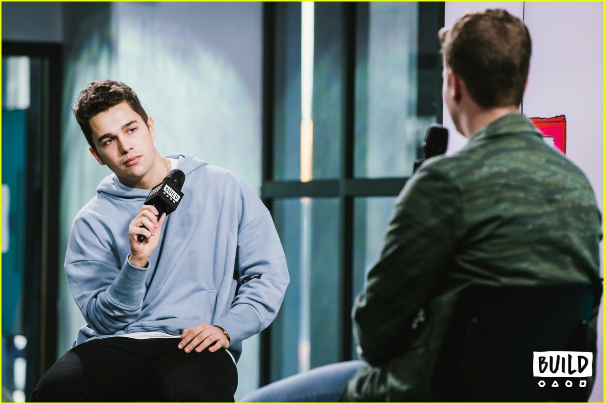 Austin Mahone Would Love To Collaborate With Country Music's George Strait