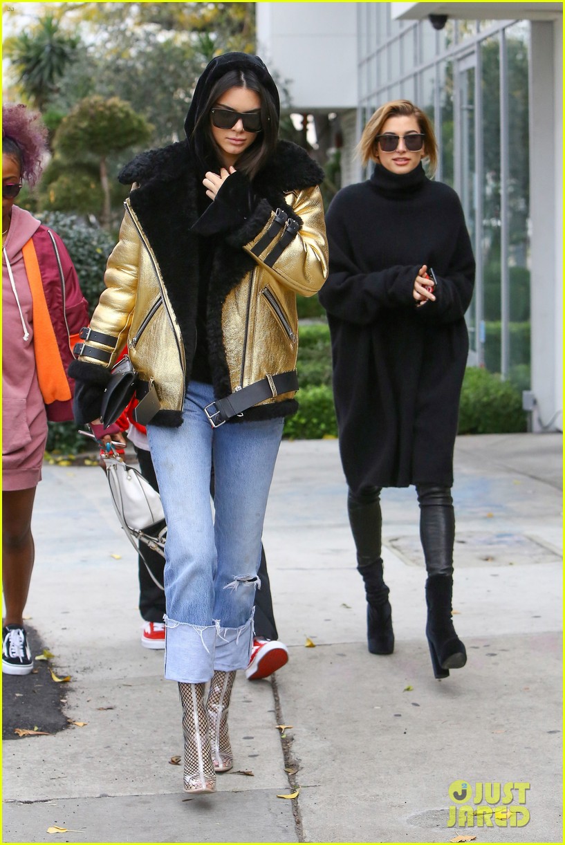 BFF's Hailey Baldwin & Kendall Jenner Bring Along New Puppy For Shopping Trip