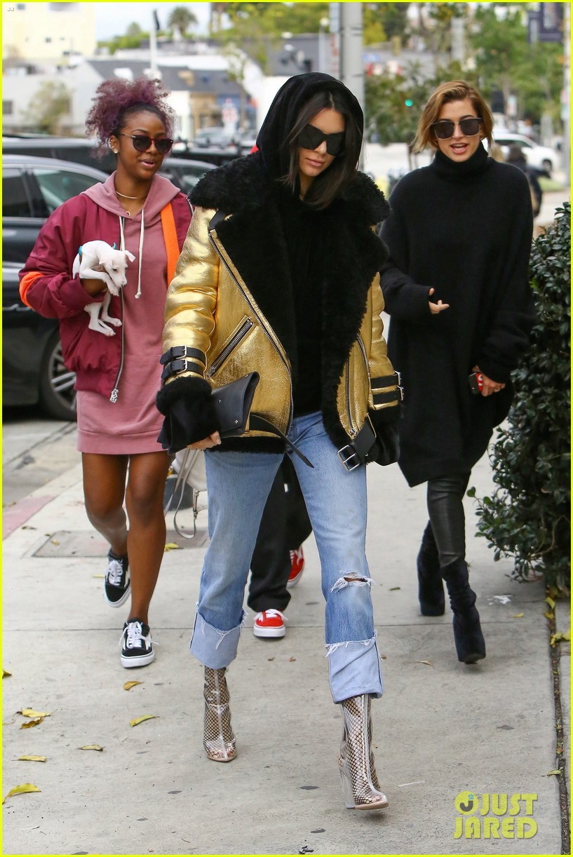 BFF's Hailey Baldwin & Kendall Jenner Bring Along New Puppy For Shopping Trip