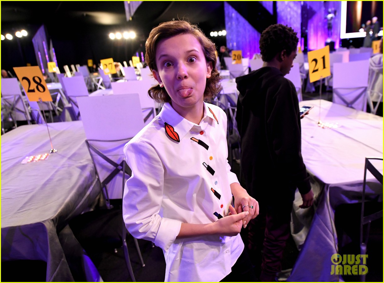 'Stranger Things' Cast Gets Ready for SAG Awards