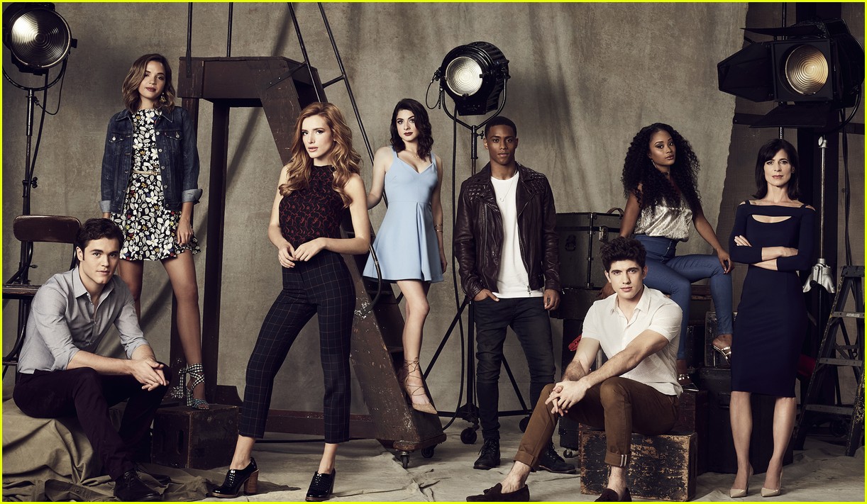 Bella Thorne Confirms She Kisses a Girl in Her New Show 'Famous in Love'