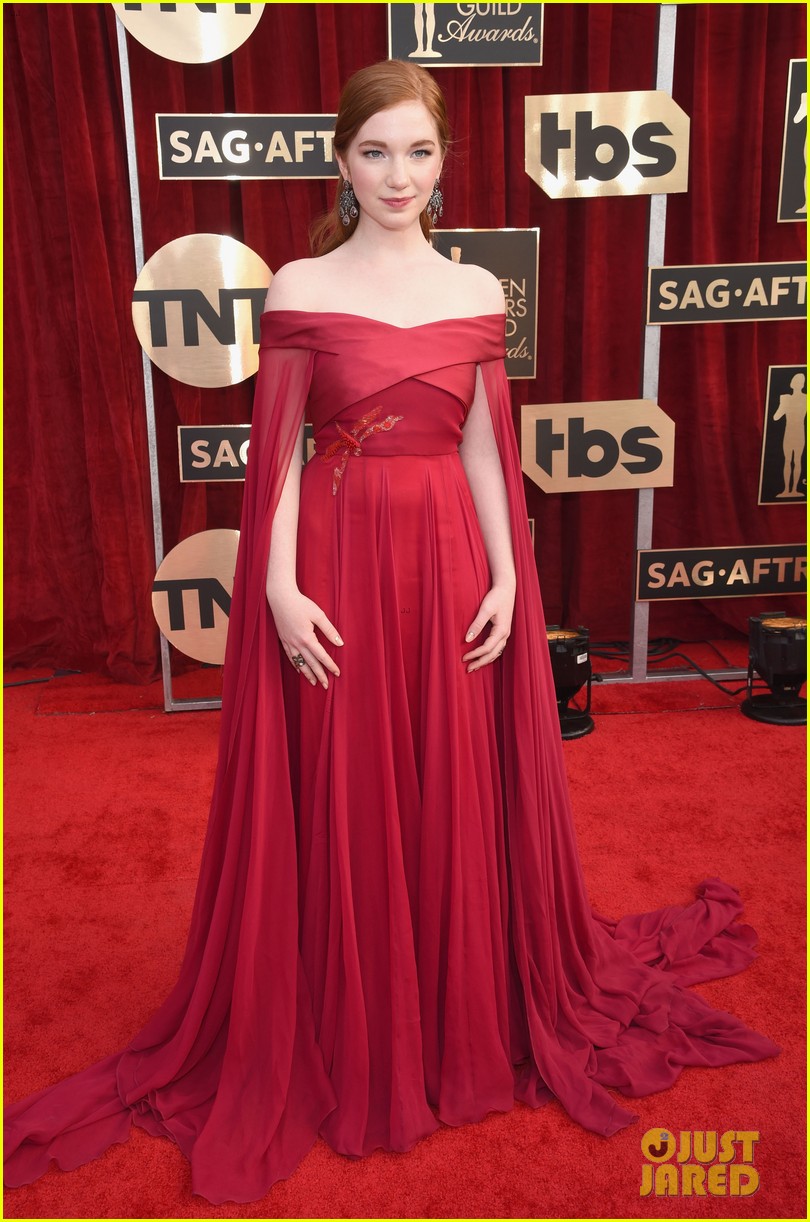 Annalise Basso Gives Off Red Dress Goals at SAG Awards 2017!