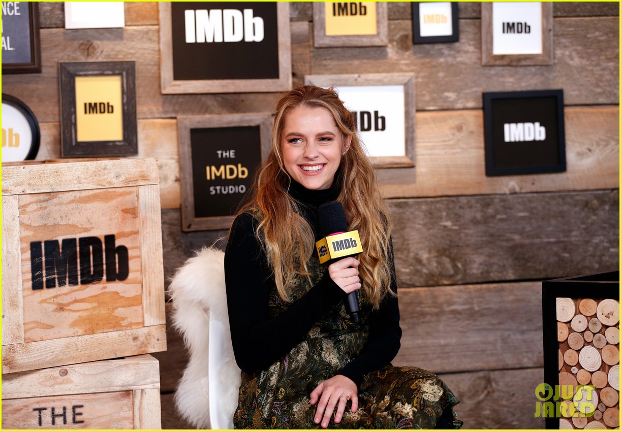 Zoey Deutch, Dave Franco & Alison Brie Step Out at Sundance 2017