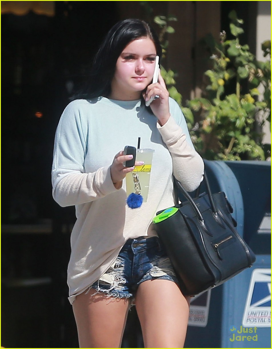 Ariel Winter Kisses Gal Pal Jessie Berg on the Lips