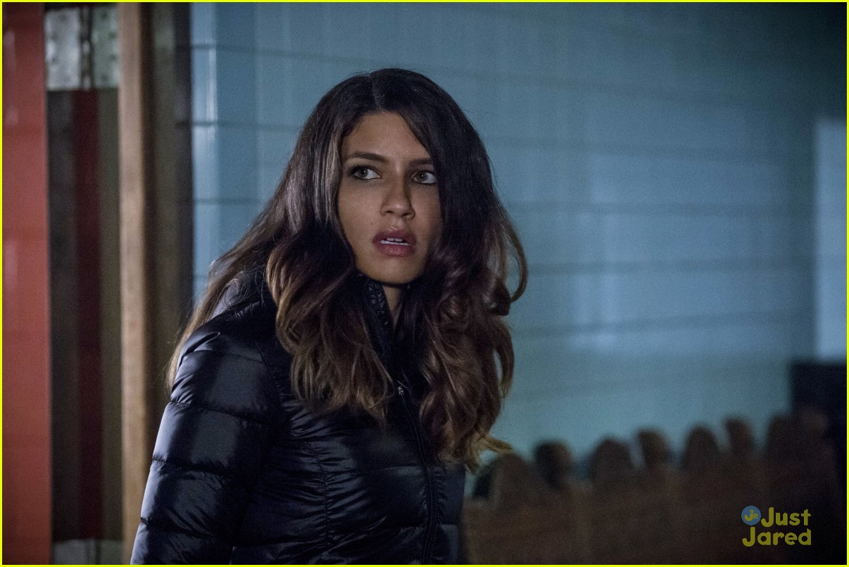 Felicity Puts Her Hacking Hat on in Russia on Tonight's 'Arrow'