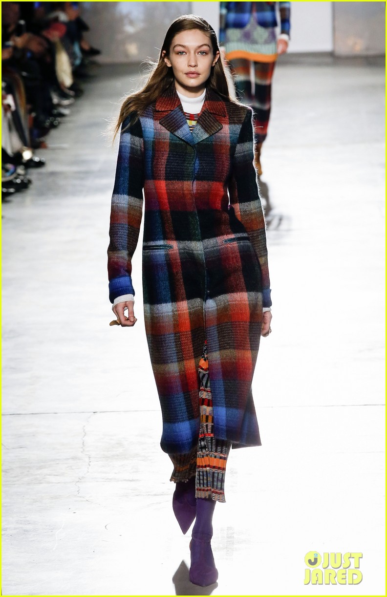 Kendall Jenner & Gigi Hadid Work Runways During Milan Fashion Week